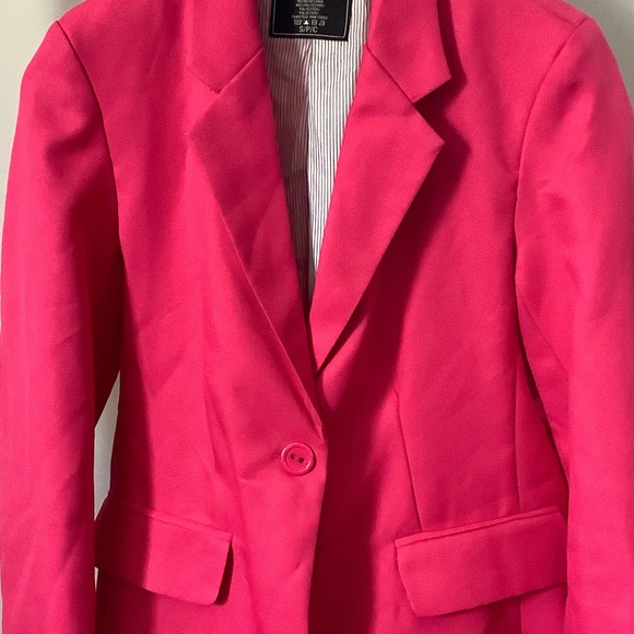 Beautiful hot pink blazer - Picture 2 of 4